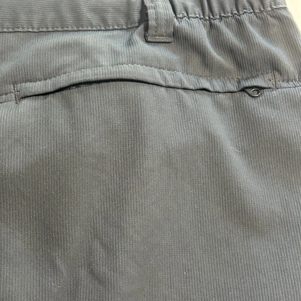Wrangler ATG All Terrain Gear Mens Black Shorts Size 48 Outdoor Hiking 112353372